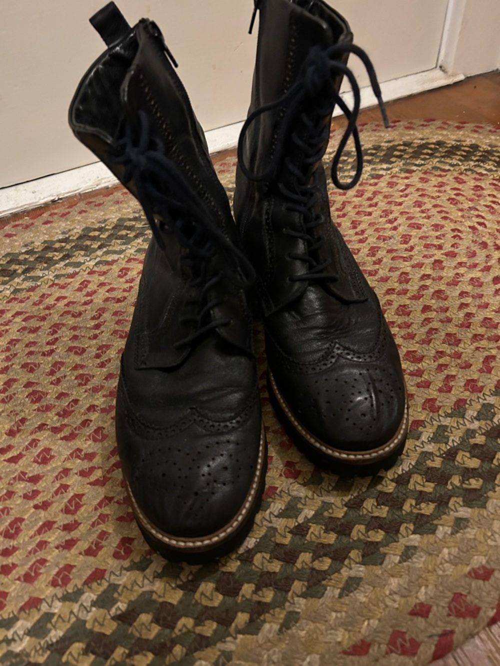 Black combat wing tip style boots size 9